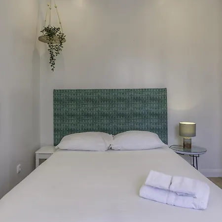 ゲストハウス The Color