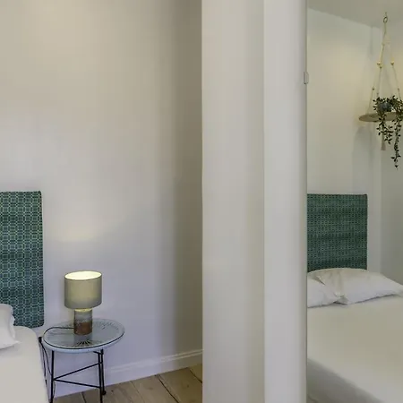 ゲストハウス The Color