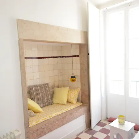 The Color בית הארחה ליסבון