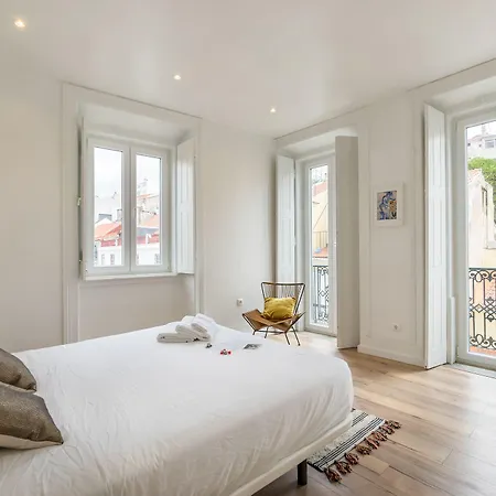 ゲストハウス The Color 3*